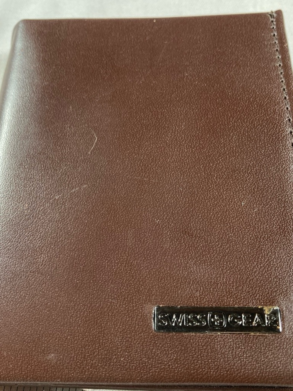 SwissGear Brown Leather Card & Key Holder with Metal Logo